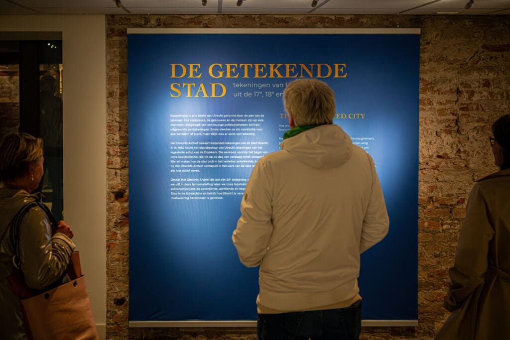 Nacht van de Utrechtse Geschiedenis. Tentoonstelling De Getekende Stad van Het Utrechts Archief. Foto Paulus van Dorsten